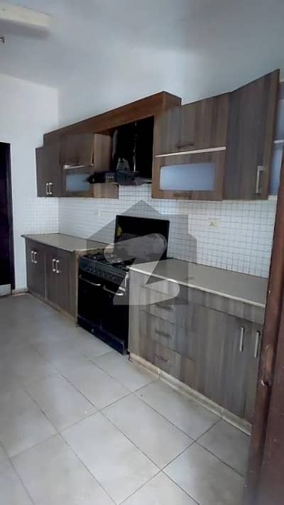 Gurond Floor 3 Bed Room Apartments For Sale in Askari 11 Lahore