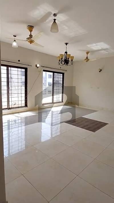 10 Marla 3 Bed Room House Available For Sale in Askari 11 Lahore