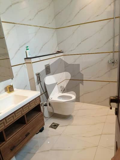 ڈی ایچ اے فیز 4 ڈیفنس (ڈی ایچ اے),لاہور میں 2 مرلہ دکان 1.45 لاکھ میں کرایہ پر دستیاب ہے۔