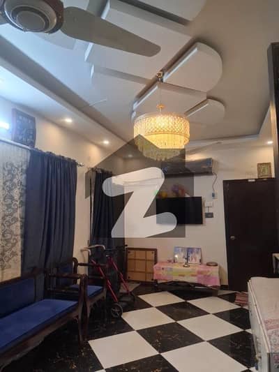 گلشنِ اقبال - بلاک 2 گلشنِ اقبال,گلشنِ اقبال ٹاؤن,کراچی میں 3 کمروں کا 6 مرلہ فلیٹ 1.7 کروڑ میں برائے فروخت۔