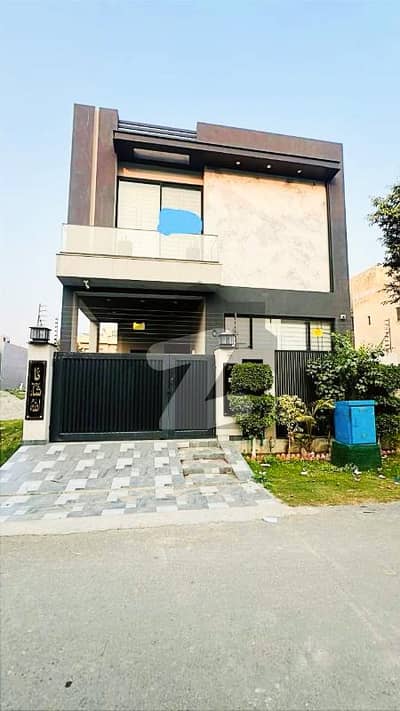 ڈی ایچ اے 9 ٹاؤن ڈیفنس (ڈی ایچ اے),لاہور میں 3 کمروں کا 5 مرلہ مکان 2.55 کروڑ میں برائے فروخت۔ ڈی ایچ اے 9 ٹاؤن ڈیفنس (ڈی ایچ اے),لاہور میں 3 کمروں کا 5 مرلہ مکان 2.55 کروڑ میں برائے فروخت۔