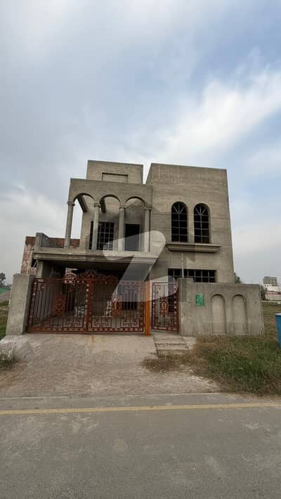 8 Marla Grey Structure House For Sale Park Facing