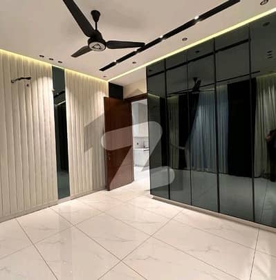 10 Marla House For rent In Bahria Town - Sector C