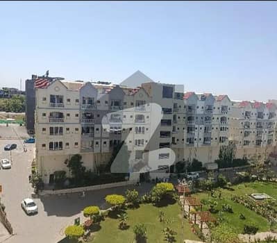 2 bed flat in Defense Recidncy