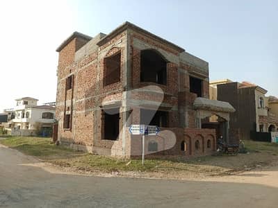 بحریہ ٹاؤن فیز 8 ۔ عثمان بلاک بحریہ ٹاؤن فیز 8 ۔ سفاری ویلی,بحریہ ٹاؤن فیز 8,بحریہ ٹاؤن راولپنڈی,راولپنڈی میں 5 کمروں کا 10 مرلہ مکان 2.35 کروڑ میں برائے فروخت۔