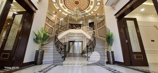 ULTRA-MODERN 2 KANAL MANSION FOR SALE Prime Location: 80 Feet Wide Road, Valencia Town, Lahore Demand: 19 Crore 50 Lac (19.5 Crore) Negotiable Valencia Town ki sab se behtareen location par aik shandaar aur "State-of-the-Art" ghar, jo modern architecture aur luxury lifestyle ka shahkar hai.  Property Overview: Size: 2 Kanal (Full Plot) Road: Situated on 80 Feet Wide Road