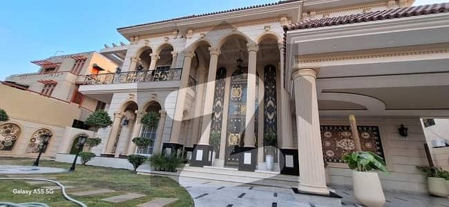 لیک سٹی رائیونڈ روڈ,لاہور میں 8 کمروں کا 2 کنال مکان 19.5 کروڑ میں برائے فروخت۔