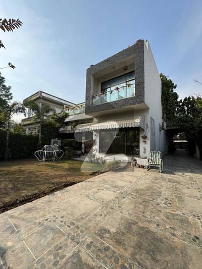 ایف ۔ 10 اسلام آباد میں 6 کمروں کا 1 کنال مکان 8.0 لاکھ میں کرایہ پر دستیاب ہے۔