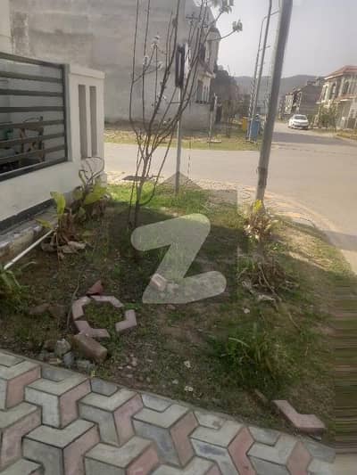 5 Marla House For Sale In Parkview City Block H Corner, Servant Room, Sollar Installed . 4 Minutes Walk At Down Town