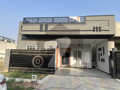 جناح گارڈنز فیز 1 جناح گارڈنز,ایف ای سی ایچ ایس,اسلام آباد میں 3 کمروں کا 8 مرلہ مکان 2.2 کروڑ میں برائے فروخت۔