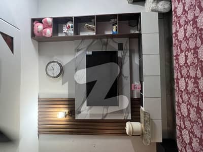 کامران چورنگی کراچی میں 4 کمروں کا 4 مرلہ مکان 2.75 کروڑ میں برائے فروخت۔