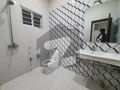 بحریہ ٹاؤن فیز 5 بحریہ ٹاؤن راولپنڈی,راولپنڈی میں 6 کمروں کا 1 کنال مکان 2.45 لاکھ میں کرایہ پر دستیاب ہے۔