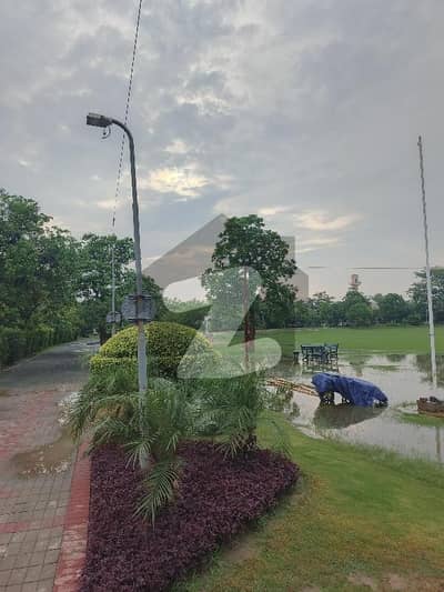 10 MARLA RESIDENTIAL FACING PARK PLOT FOR SALE IN NASHEMAN IQBAL PHASE 2 BLOCK COLLEGE ROAD LAHORE