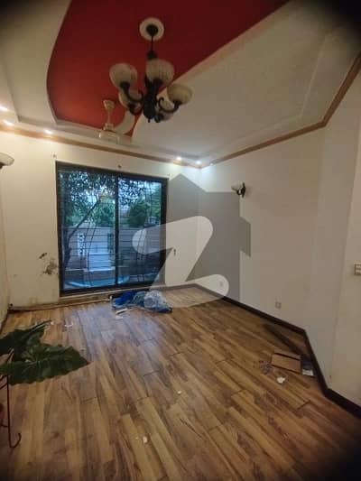 1 Kanal Single Storey House Available For Rent Near All Facilities