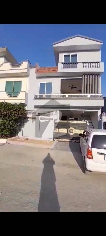 Beautiful House Ideal Location