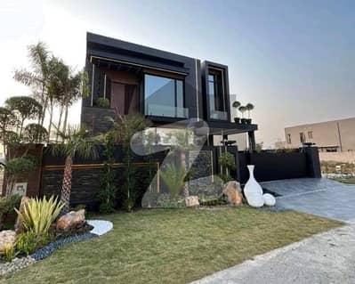 ڈی ایچ اے فیز 6 ڈیفنس (ڈی ایچ اے),لاہور میں 5 کمروں کا 1 کنال مکان 16.0 کروڑ میں برائے فروخت۔