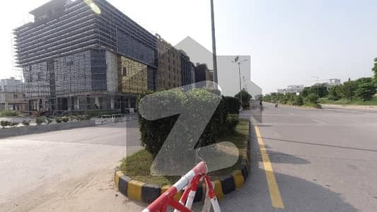 Get This Amazing 10 Marla Residential Plot Available In Top City 1 - Block E