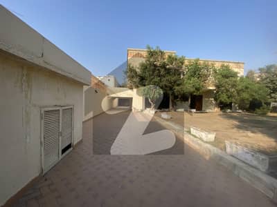 Bungalow For Rent For Commercial Used Restaurant Office School Warehouse Gym Best For Sort Of Any Business Opposite South City Hospital 1100 Sq Yard Huge Car Parking Space Green Garden Main 26 Street Closed To Bilawal House 7 Bedroom Attached With Servant Quate