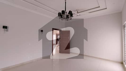 1 KANAL UPPER PORTION AVAILABLE FOR RENT IN DHA PHASE 5