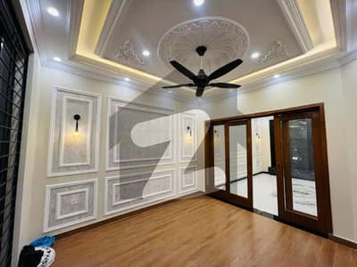 بحریہ ٹاؤن جاسمین بلاک بحریہ ٹاؤن سیکٹر سی,بحریہ ٹاؤن,لاہور میں 3 کمروں کا 10 مرلہ بالائی پورشن 60.0 ہزار میں کرایہ پر دستیاب ہے۔