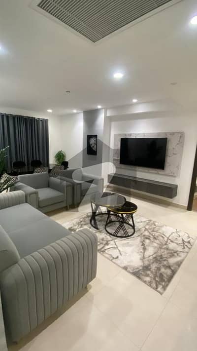 پینٹا سکوائر بائے ڈی ایچ اے لاهور ڈی ایچ اے فیز 5,ڈیفنس (ڈی ایچ اے),لاہور میں 3 کمروں کا 7 مرلہ فلیٹ 2.45 لاکھ میں کرایہ پر دستیاب ہے۔