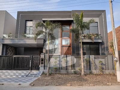 فارمانئیٹس ہاؤسنگ سکیم لاہور میں 5 کمروں کا 10 مرلہ مکان 4.4 کروڑ میں برائے فروخت۔ فارمانئیٹس ہاؤسنگ سکیم لاہور میں 5 کمروں کا 10 مرلہ مکان 4.4 کروڑ میں برائے فروخت۔