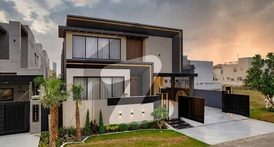 ڈی ایچ اے فیز 7 ڈیفنس (ڈی ایچ اے),لاہور میں 5 کمروں کا 1 کنال مکان 3.1 لاکھ میں کرایہ پر دستیاب ہے۔