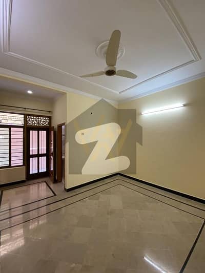 سوان گارڈن اسلام آباد میں 1 کنال عمارت 2.5 لاکھ میں کرایہ پر دستیاب ہے۔