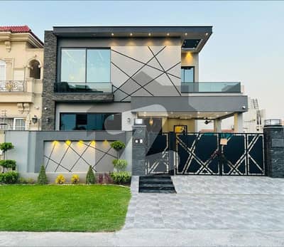 ڈی ایچ اے فیز 7 ڈیفنس (ڈی ایچ اے),لاہور میں 4 کمروں کا 10 مرلہ مکان 4.5 کروڑ میں برائے فروخت۔