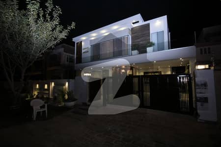 ڈی ایچ اے فیز 2 ڈیفنس (ڈی ایچ اے),لاہور میں 5 کمروں کا 1 کنال مکان 6.6 کروڑ میں برائے فروخت۔ ڈی ایچ اے فیز 2 ڈیفنس (ڈی ایچ اے),لاہور میں 5 کمروں کا 1 کنال مکان 6.6 کروڑ میں برائے فروخت۔