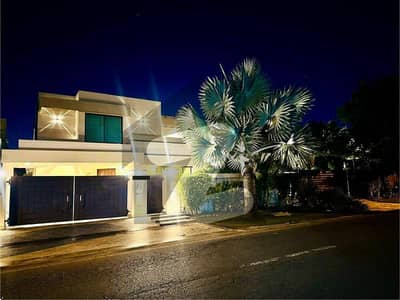 PHASE 3 1-KANAL FULLY MAINTAINED USED BUNGALOW IS AVAILABLE FOR SALE.