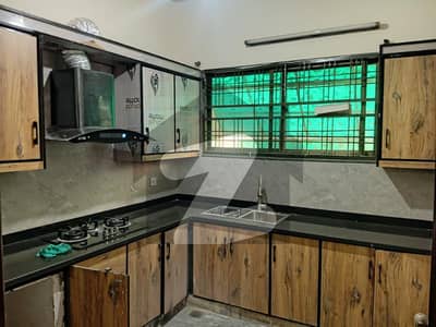 جوہر ٹاؤن فیز 1 جوہر ٹاؤن,لاہور میں 5 کمروں کا 10 مرلہ مکان 2.25 لاکھ میں کرایہ پر دستیاب ہے۔