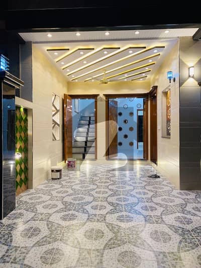 بحریہ ٹاؤن اوورسیز انکلیو بحریہ ٹاؤن,لاہور میں 5 کمروں کا 10 مرلہ مکان 3.3 کروڑ میں برائے فروخت۔ بحریہ ٹاؤن اوورسیز انکلیو بحریہ ٹاؤن,لاہور میں 5 کمروں کا 10 مرلہ مکان 3.3 کروڑ میں برائے فروخت۔