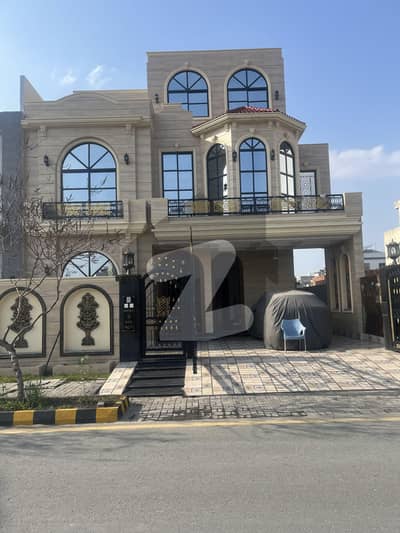 اتحاد ٹاؤن فیز 1 - بلاک سی اتحاد ٹاؤن فیز ١,اتحاد ٹاؤن,رائیونڈ روڈ,لاہور میں 7 کمروں کا 10 مرلہ مکان 6.0 کروڑ میں برائے فروخت۔ اتحاد ٹاؤن فیز 1 - بلاک سی اتحاد ٹاؤن فیز ١,اتحاد ٹاؤن,رائیونڈ روڈ,لاہور میں 7 کمروں کا 10 مرلہ مکان 6.0 کروڑ میں برائے فروخت۔