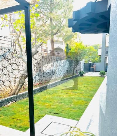 بحریہ ٹاؤن فیز 1 بحریہ ٹاؤن راولپنڈی,راولپنڈی میں 5 کمروں کا 1 کنال مکان 10.9 کروڑ میں برائے فروخت۔