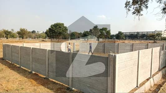 گلستانِِ جوہر ۔ بلاک 1 گلستانِ جوہر,کراچی میں 1 کنال رہائشی پلاٹ 6.25 کروڑ میں برائے فروخت۔