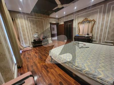 Luxurious 1 Kanal Double Unit House for Sale - Near Park & Mosque in Bahria Town Lahore