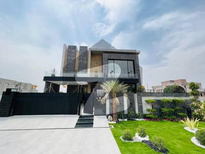 ڈی ایچ اے فیز 6 ڈیفنس (ڈی ایچ اے),لاہور میں 6 کمروں کا 1 کنال مکان 10.5 کروڑ میں برائے فروخت۔