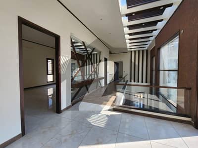 ڈی ایچ اے فیز 6 ڈی ایچ اے ڈیفینس,کراچی میں 6 کمروں کا 2 کنال مکان 35.0 کروڑ میں برائے فروخت۔