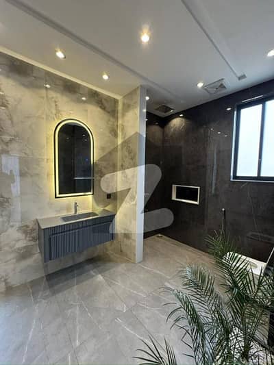 ڈی ایچ اے فیز 8 سابقہ ایئر ایوینیو ڈی ایچ اے فیز 8,ڈی ایچ اے ڈیفینس,لاہور میں 6 کمروں کا 1 کنال مکان 6.0 کروڑ میں برائے فروخت۔ ڈی ایچ اے فیز 8 سابقہ ایئر ایوینیو ڈی ایچ اے فیز 8,ڈی ایچ اے ڈیفینس,لاہور میں 6 کمروں کا 1 کنال مکان 6.0 کروڑ میں برائے فروخت۔