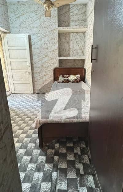 گارڈن ٹاؤن لاہور میں 1 کمرے کا 1 مرلہ کمرہ 18.0 ہزار میں کرایہ پر دستیاب ہے۔