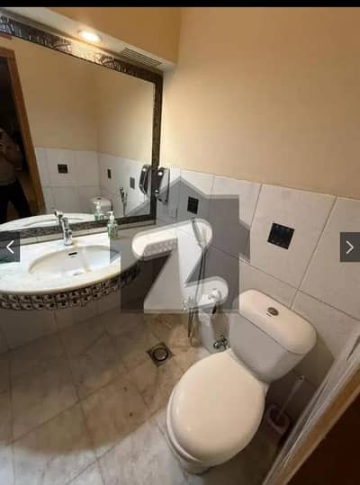 ڈی ایچ اے فیز 3 - بلاک ایکس فیز 3,ڈیفنس (ڈی ایچ اے),لاہور میں 4 کمروں کا 1 کنال زیریں پورشن 2.15 لاکھ میں کرایہ پر دستیاب ہے۔