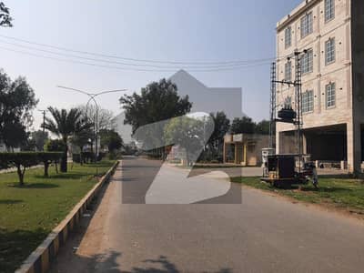 چنار باغ لاہور میں 2 کنال رہائشی پلاٹ 4.25 کروڑ میں برائے فروخت۔