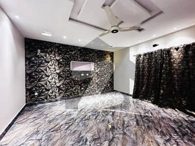 پیراگون سٹی ۔ وُوڈز بلاک پیراگون سٹی,لاہور میں 4 کمروں کا 10 مرلہ مکان 4.1 کروڑ میں برائے فروخت۔