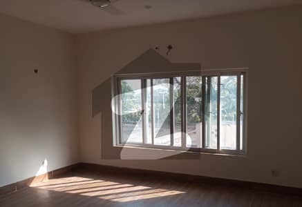 Office Available For rent In Gulberg