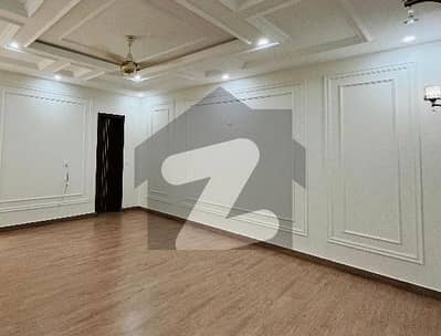 9350 Square Feet Office In Gulberg