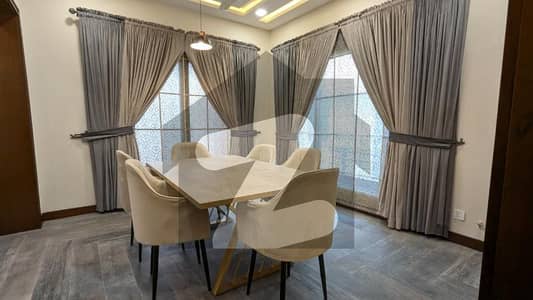 ایف ۔ 7 اسلام آباد میں 6 کمروں کا 1 کنال مکان 13.5 لاکھ میں کرایہ پر دستیاب ہے۔