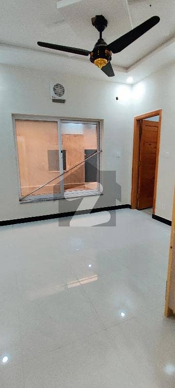 b17 5 Marla Neat And Clean uper Portion For Rent Block f Water boring