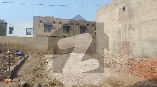 گجّومتہ لاہور میں 12 مرلہ کمرشل پلاٹ 2.2 کروڑ میں برائے فروخت۔