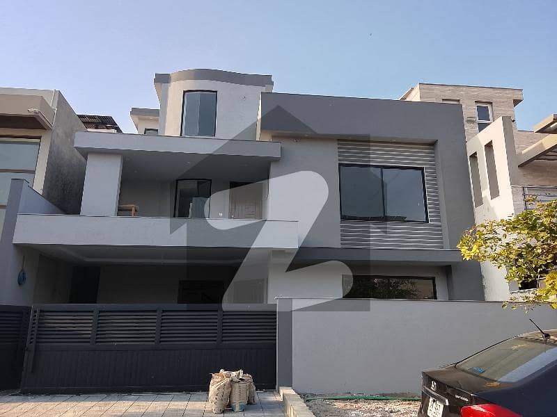 Triple Story Beautiful House Triple Story Beautiful House